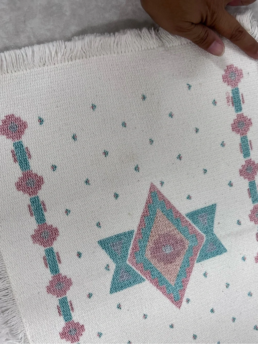 Aztec White Fringe 2 placemats & 2 napkin towels southwestern Geometric FLAWED